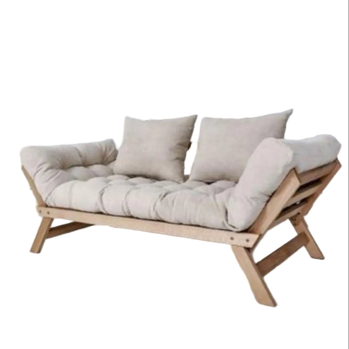 Sofa Asami im hellem Holz und beigem Polzter